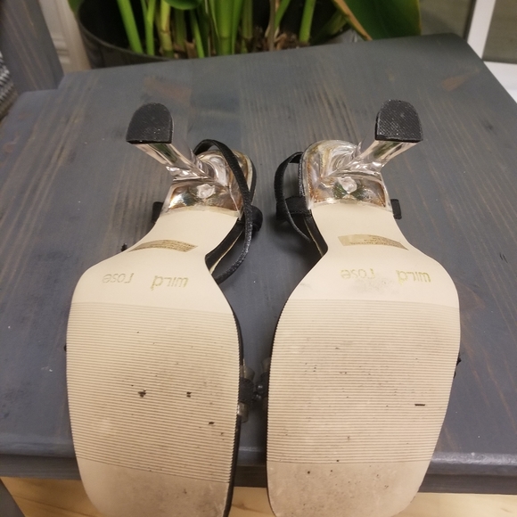 Black heels size 9 - Picture 2 of 6